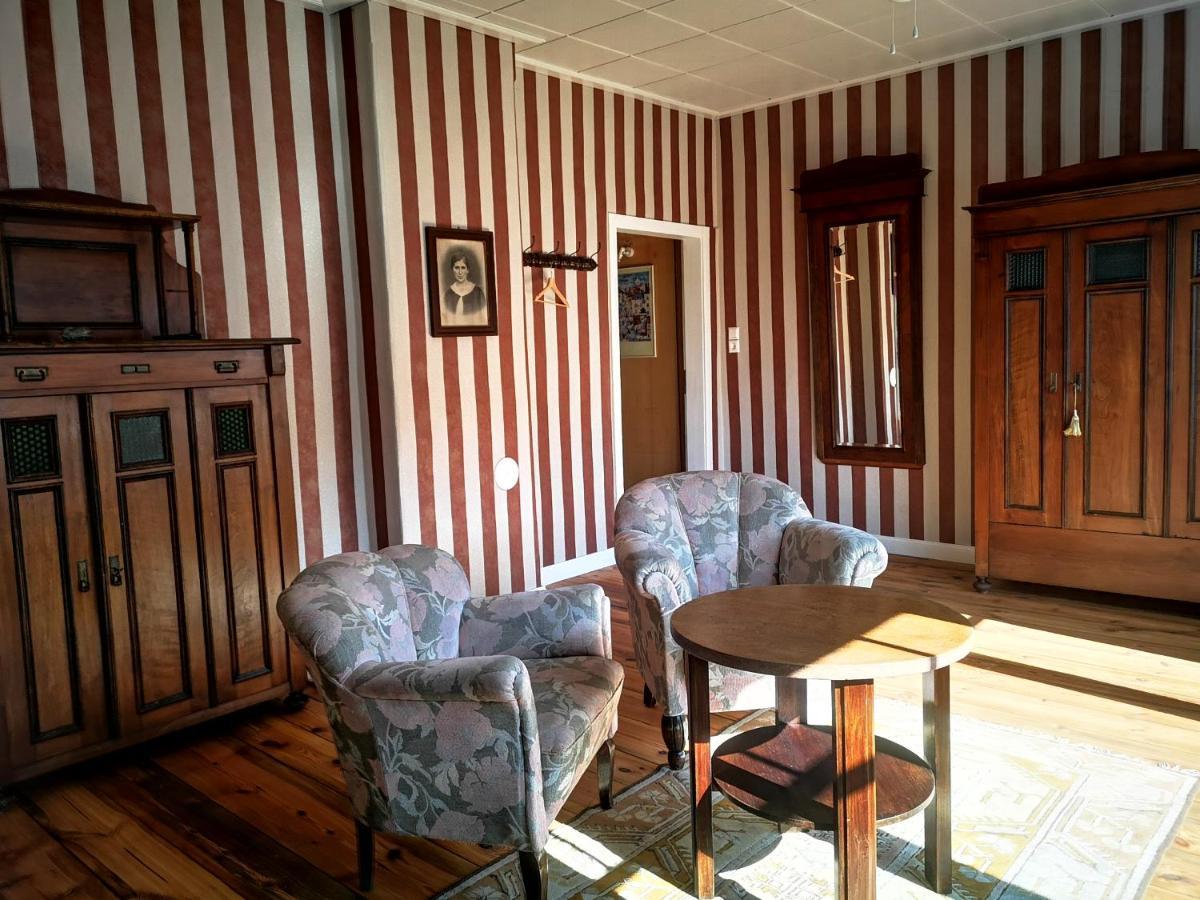 Bed and Breakfast Am Lindenplatz à Crinitz Chambre photo